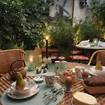 Bed & Breakfast Jardin D'hiver De 70 M2 Cassel