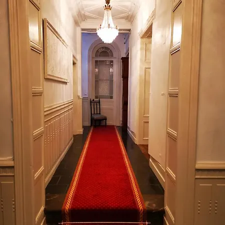 Jardin D'hiver De 70 M2 Bed & Breakfast 2*