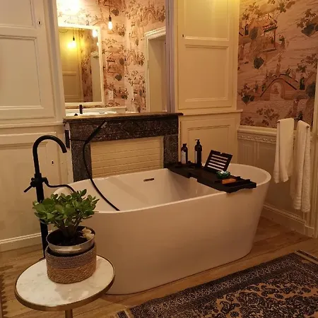 Jardin D'hiver De 70 M2 Bed & Breakfast