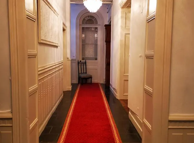 Jardin D'hiver De 70 M2 Bed & Breakfast 2*