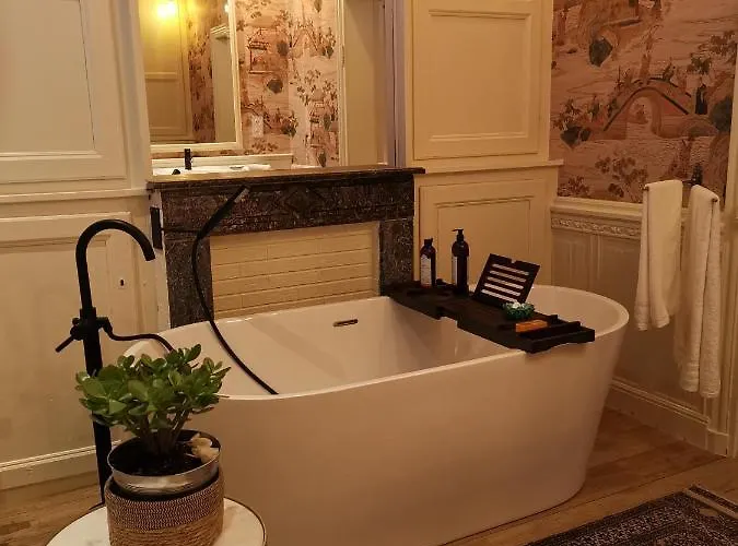 Jardin D'hiver De 70 M2 Bed & Breakfast